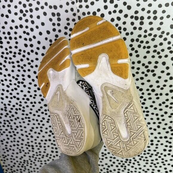 Nike Legend Essential 2 Premium - Picture 6 of 6